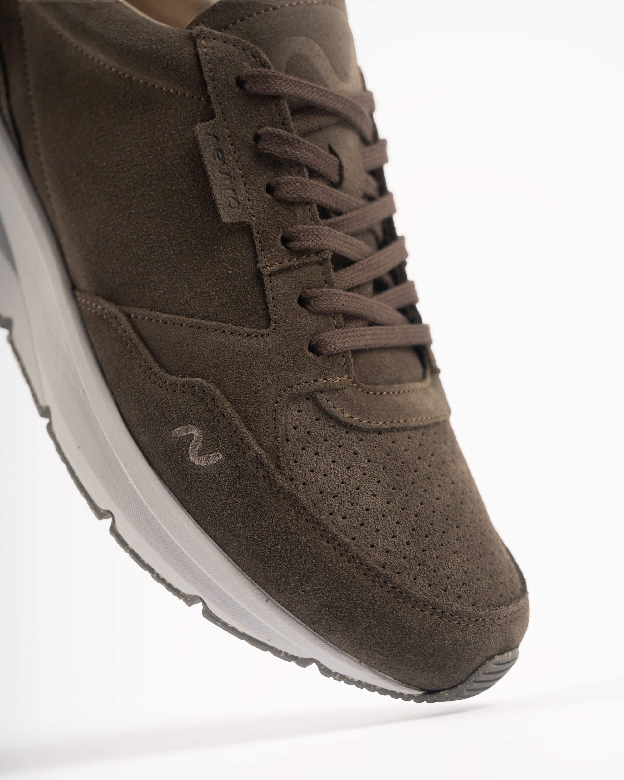 HAKONE V.1 | CARIBOU